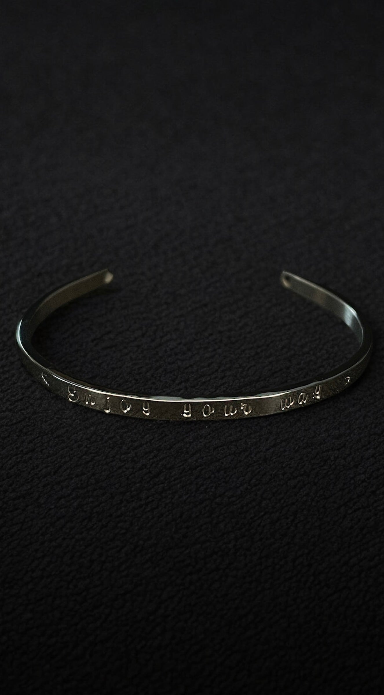 Brazalete Eternal personalizado de acero inoxidable 4mm, PLATA.